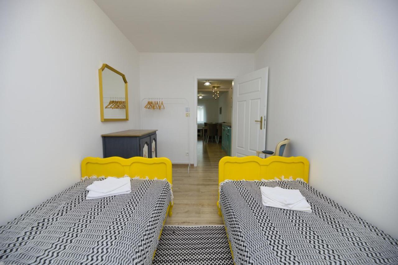Central Apartment - Folk District Bratislava Exterior photo